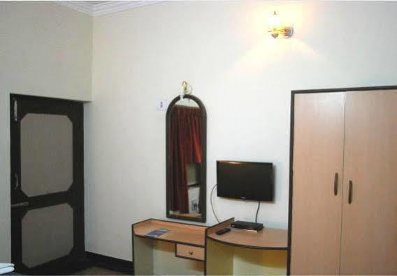 Venus Inn Bhubaneswar Esterno foto